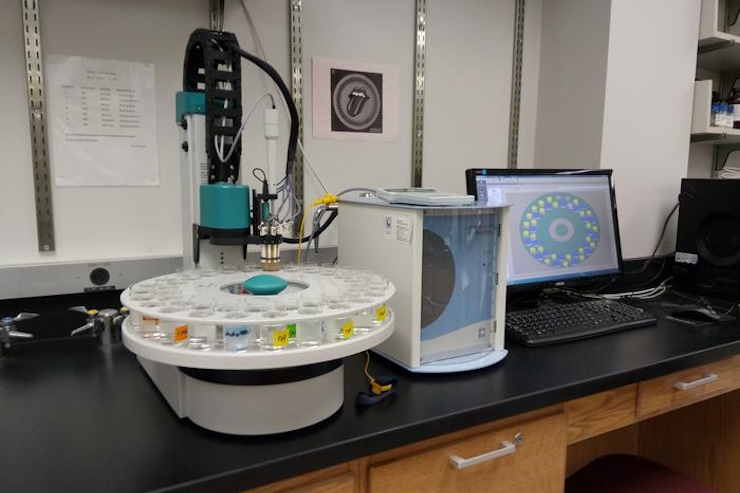 Исследование: «электронный язык» выявляет дефекты вина быстрее людей