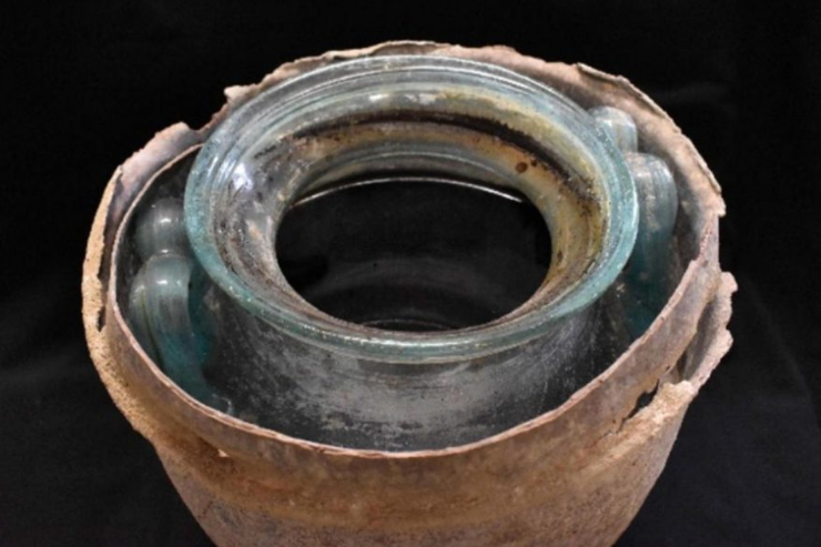 В римской гробнице нашли 2000-летнее вино