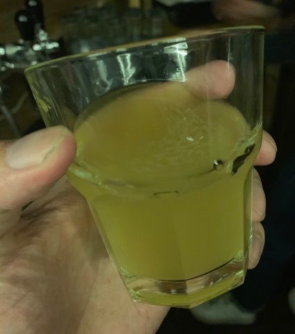 «Пиво, случайно связанное с кокосом»